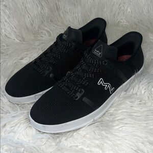 NWOT Mark Nason Skechers Black and White Men’s size 11
